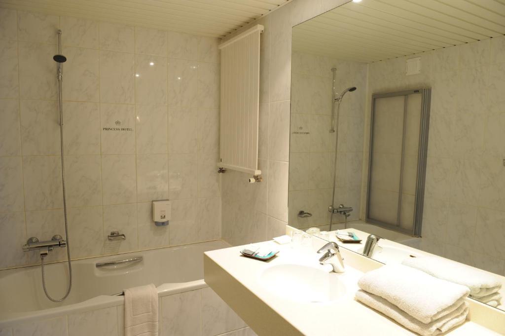 Hotel Princess Остенде Стая снимка